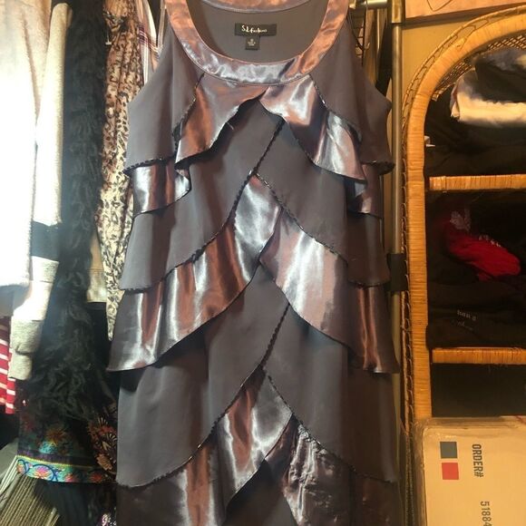 SL fashion silky silver bullet flutter dress beaded trim - Picture 8 of 10